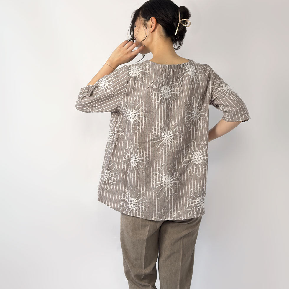 フラワー刺繍ストライプチュニック