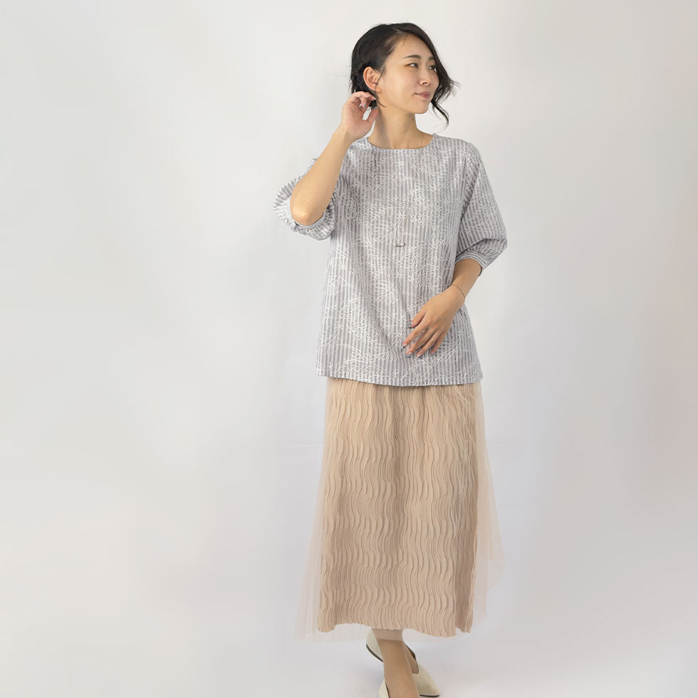 ストライプ花柄刺繍プルオーバーブラウス