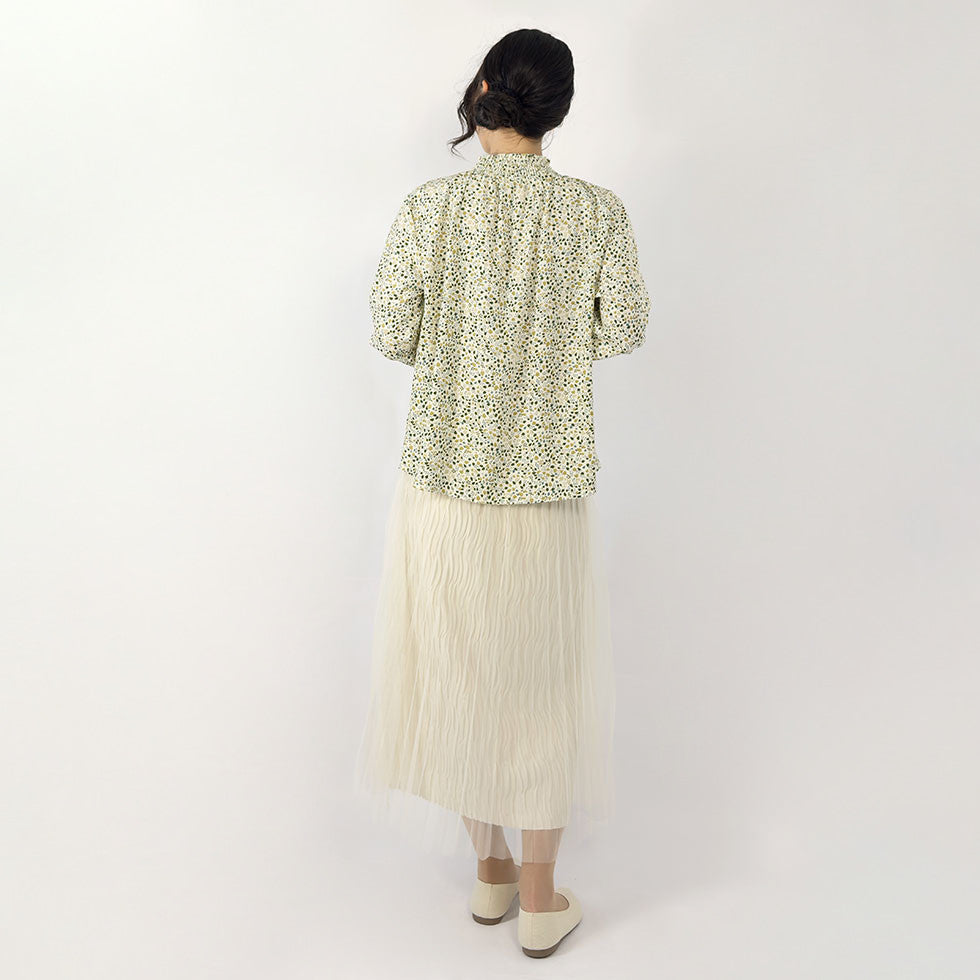リーフ柄シャーリングメロウハイネックブラウス