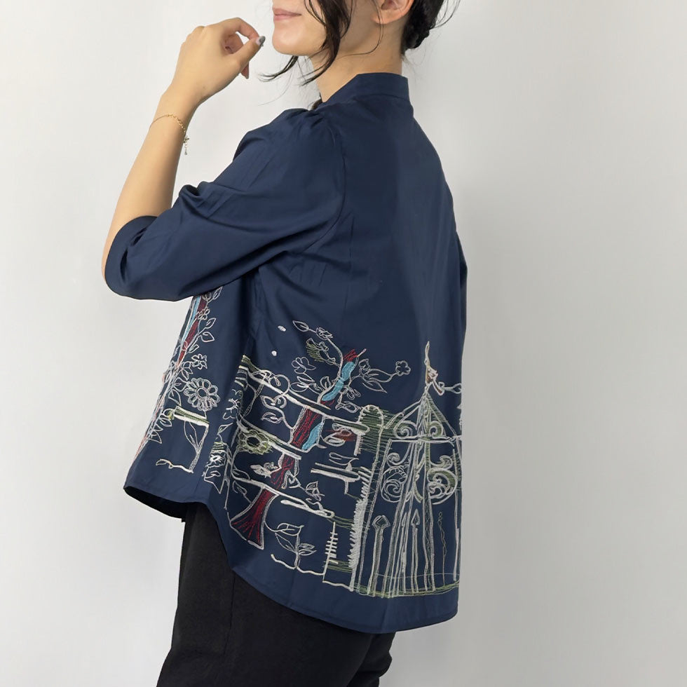 アート刺繍ノーカラーリラックスフィットブラウス