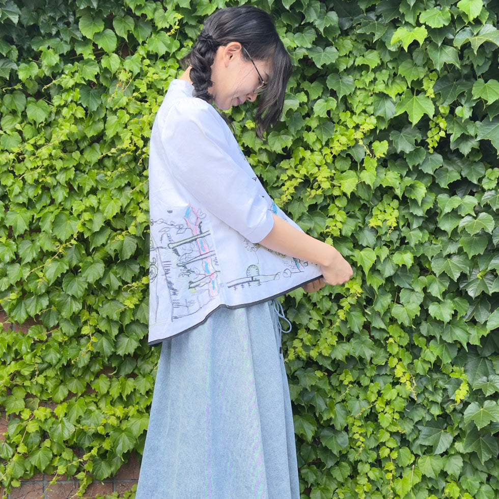 アート刺繍ノーカラーリラックスフィットブラウス