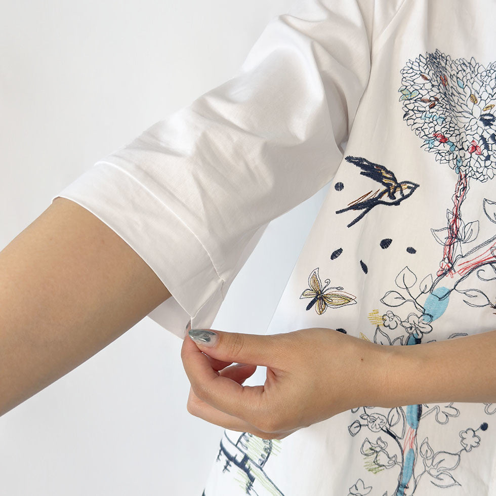 アート刺繍ノーカラーリラックスフィットブラウス