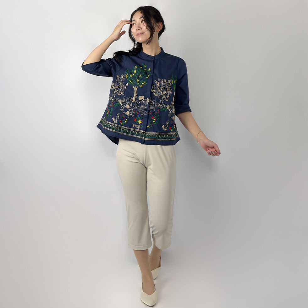 アート刺繍ノーカラーリラックスフィットブラウス
