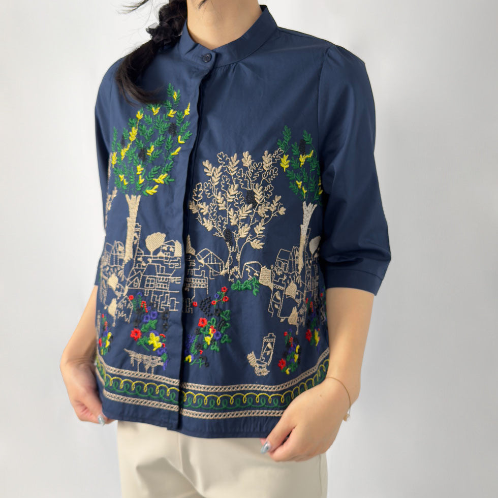 アート刺繍ノーカラーリラックスフィットブラウス