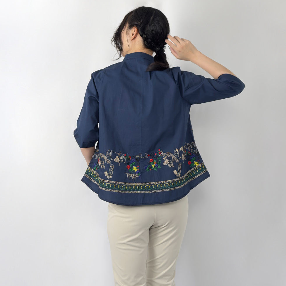 アート刺繍ノーカラーリラックスフィットブラウス