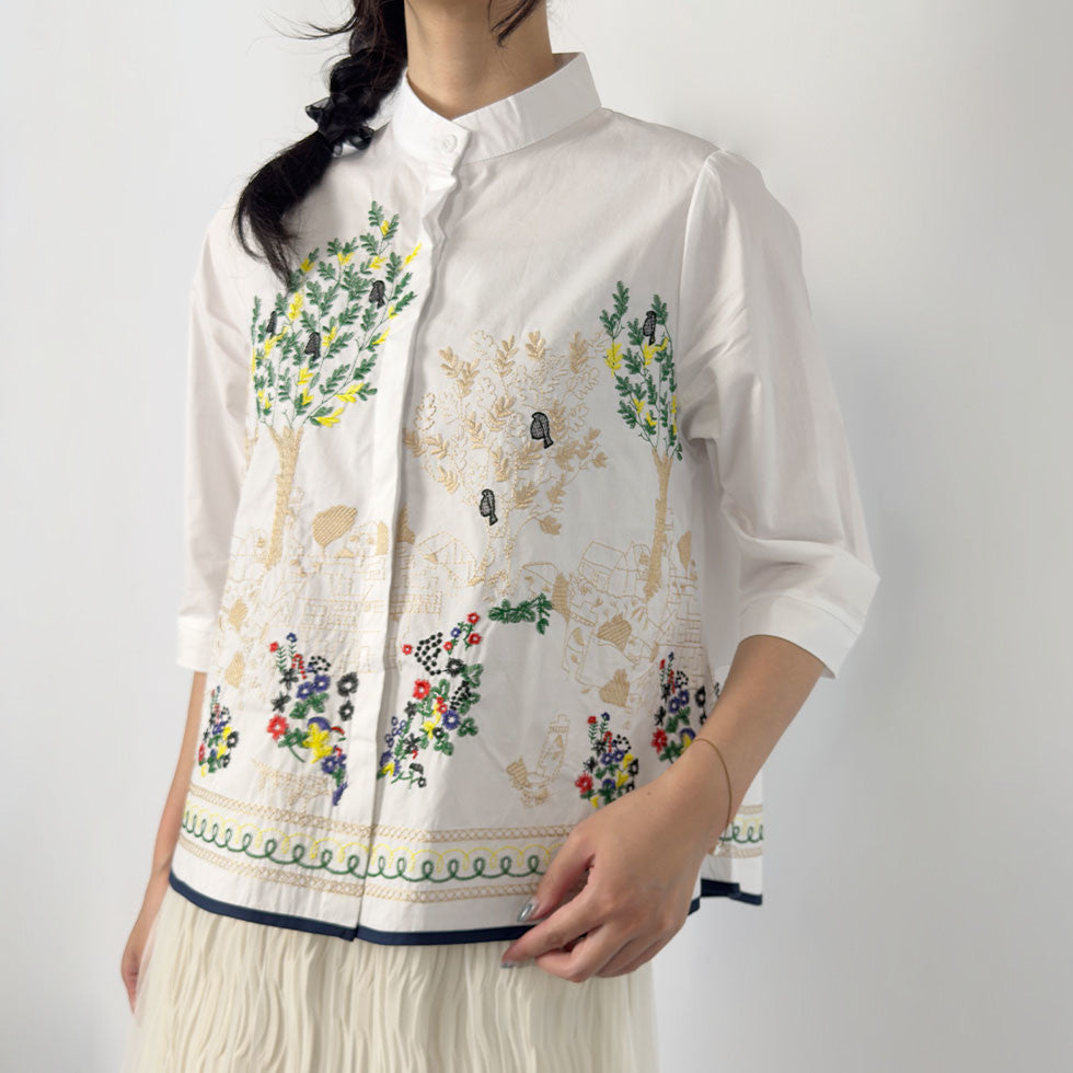 アート刺繍ノーカラーリラックスフィットブラウス
