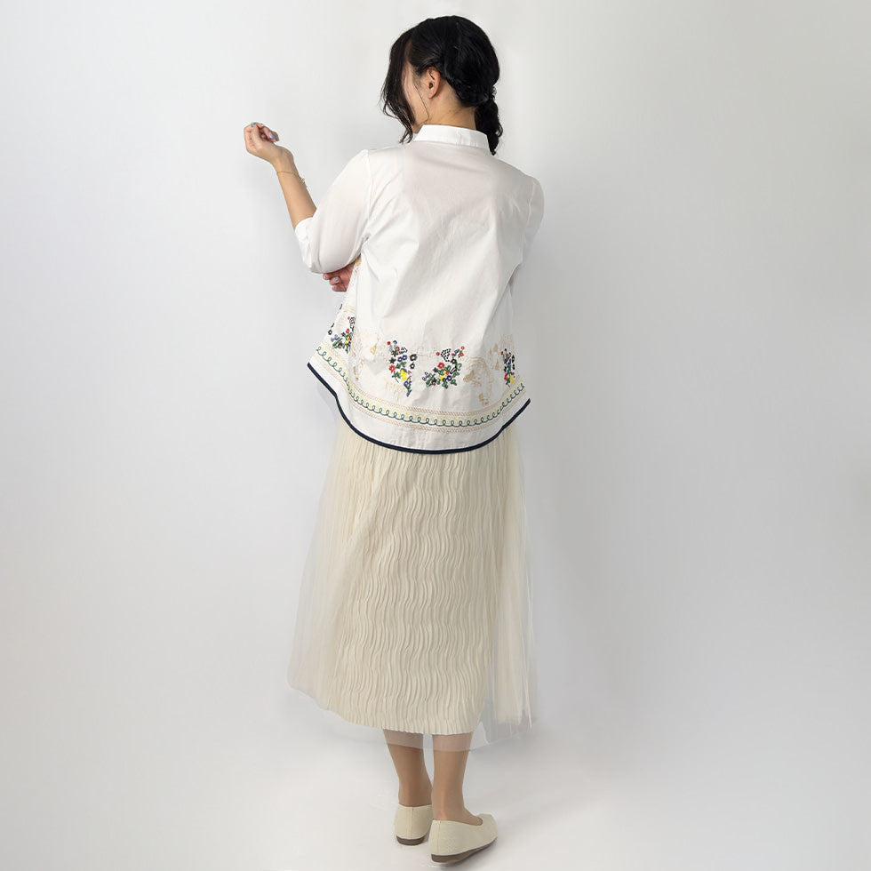 アート刺繍ノーカラーリラックスフィットブラウス