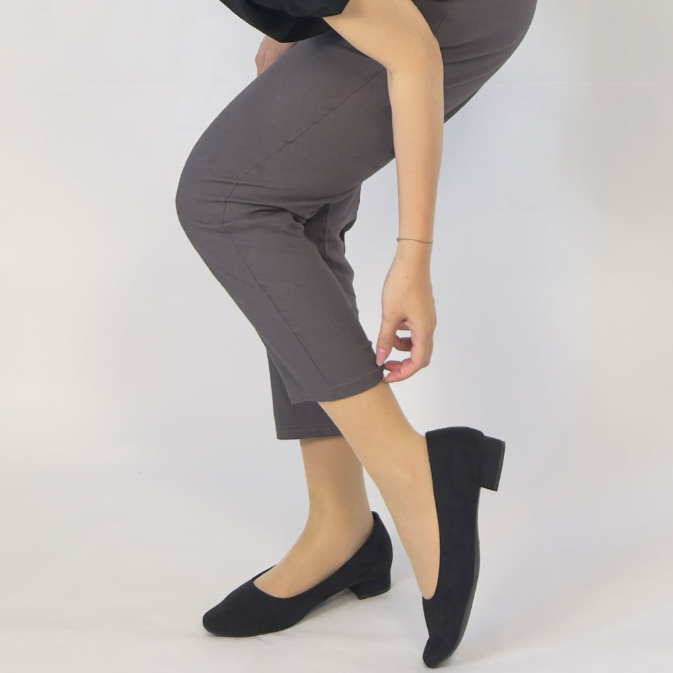 コットンテーパードパンツ