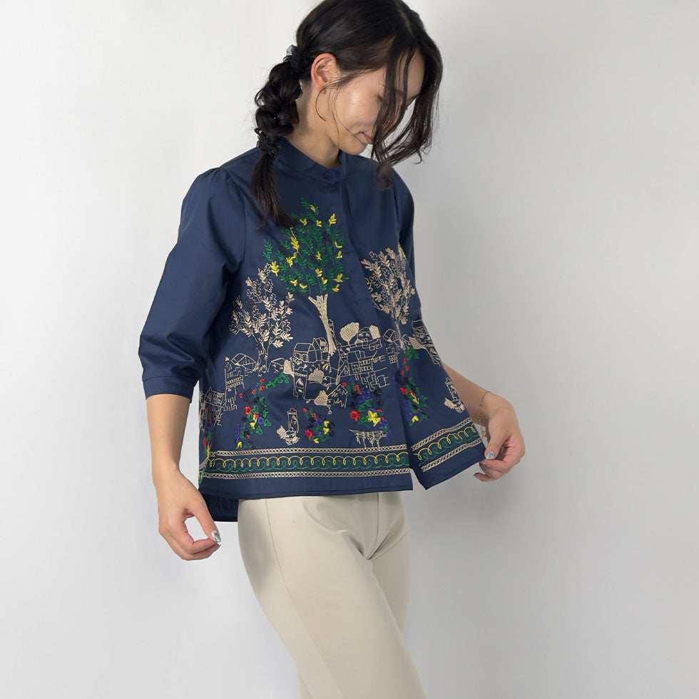 アート刺繍ノーカラーリラックスフィットブラウス