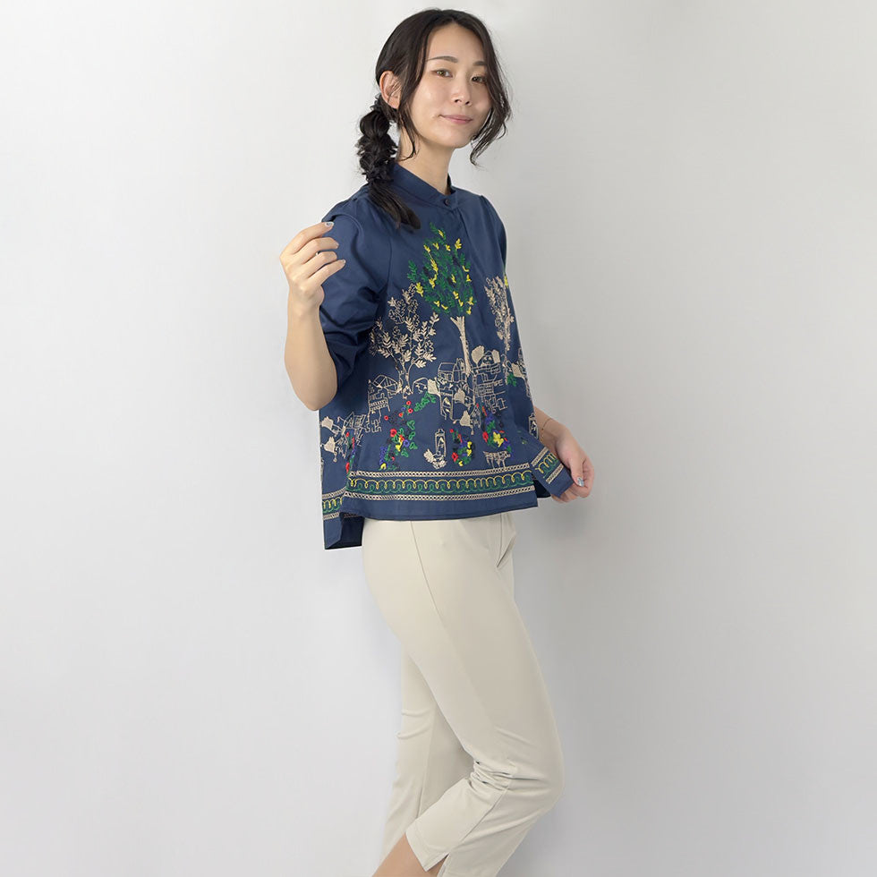 アート刺繍ノーカラーリラックスフィットブラウス