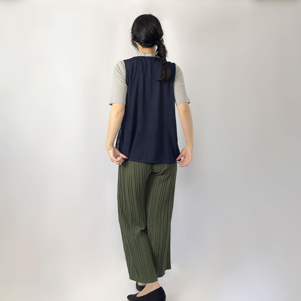 サイドボタン装飾ジップアップベスト