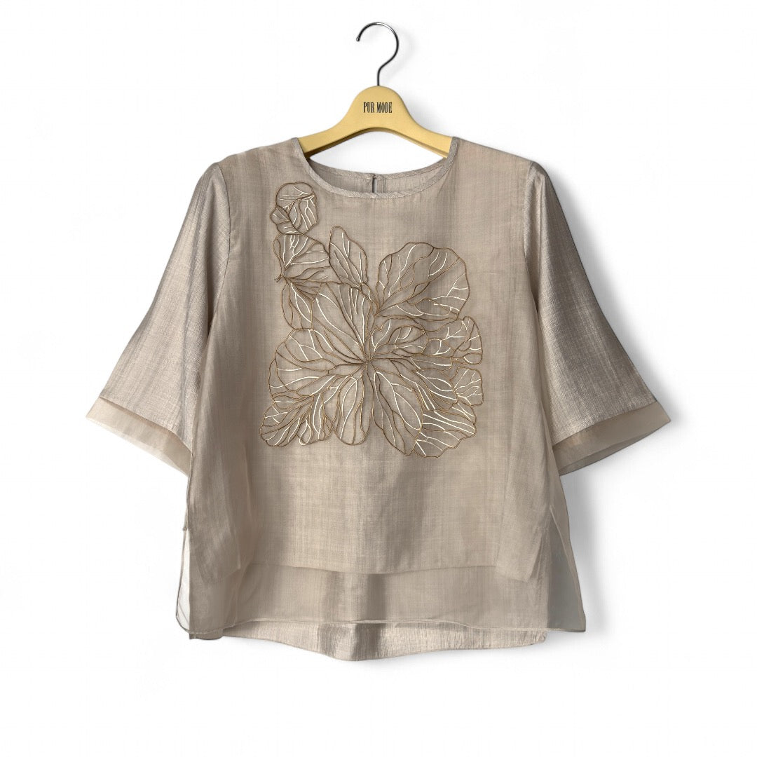 レイヤード調花柄刺繍シアープルオーバー